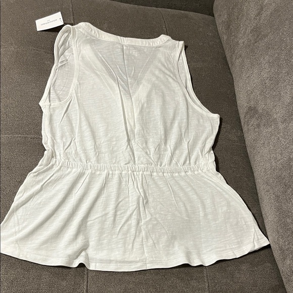 Banana Republic White Sleeveless V-Neck Top - Picture 6 of 8